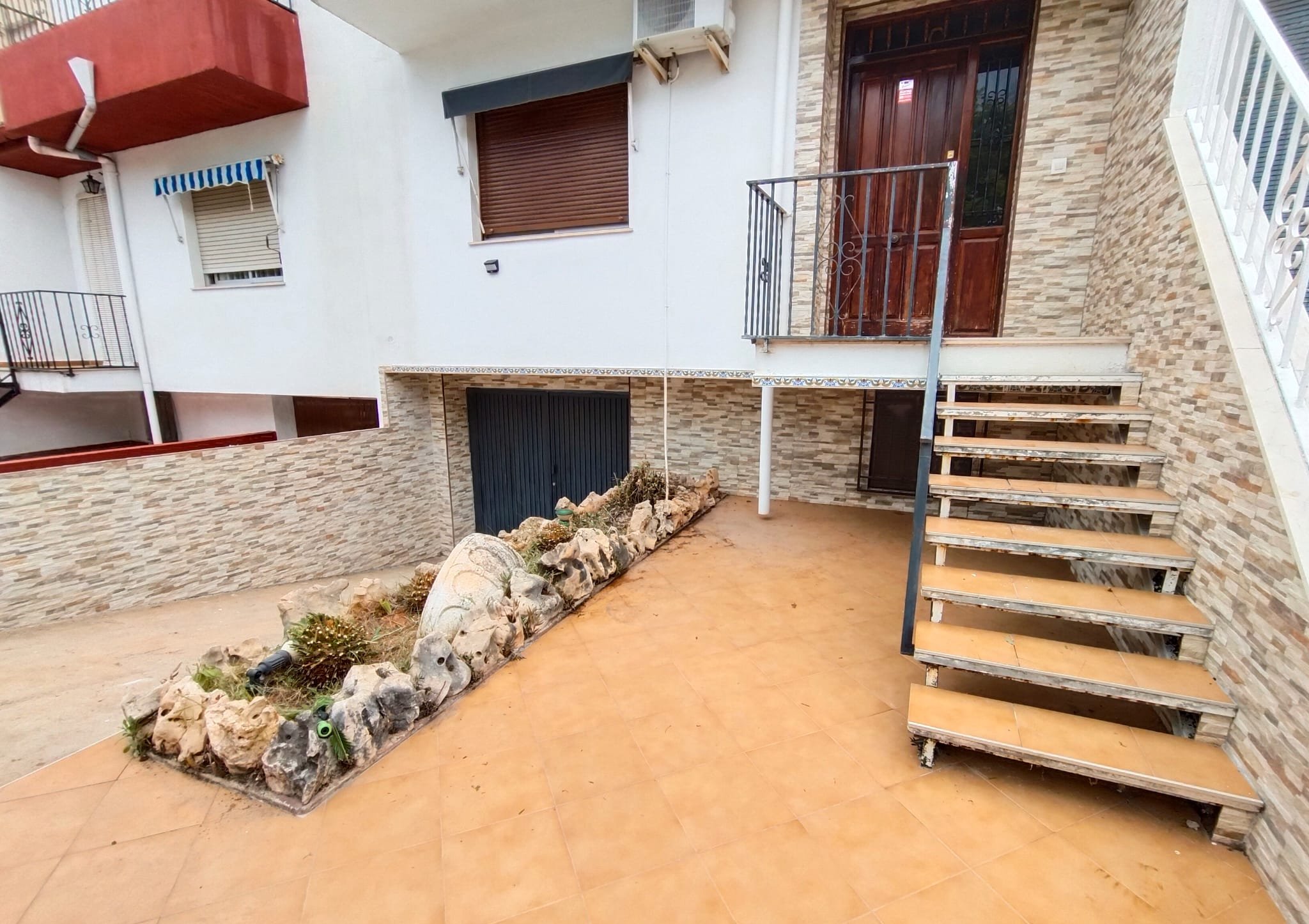 Casa adosada en C Vicent Andrés Estelles, Canals Valencia