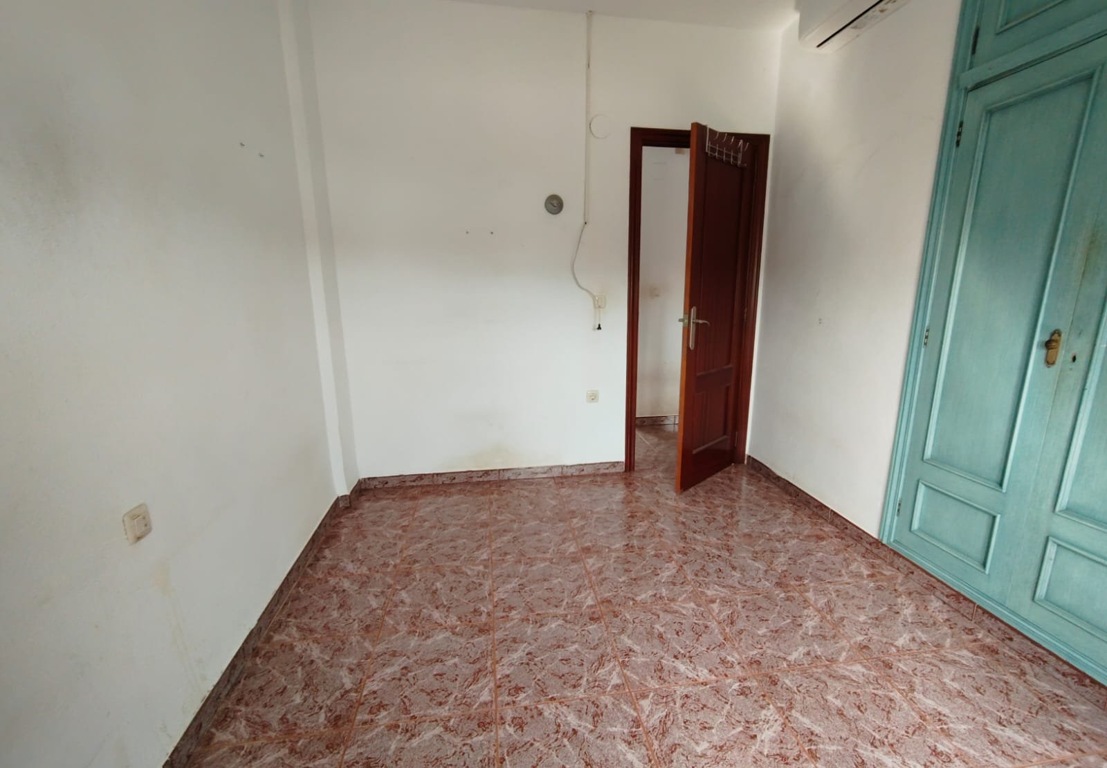 Casa adosada en C Vicent Andrés Estelles, Canals Valencia