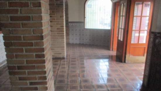 Local comercial disponible en calle mestre serrano en Burriana por 115000 con 114m en condiciones de restauracin