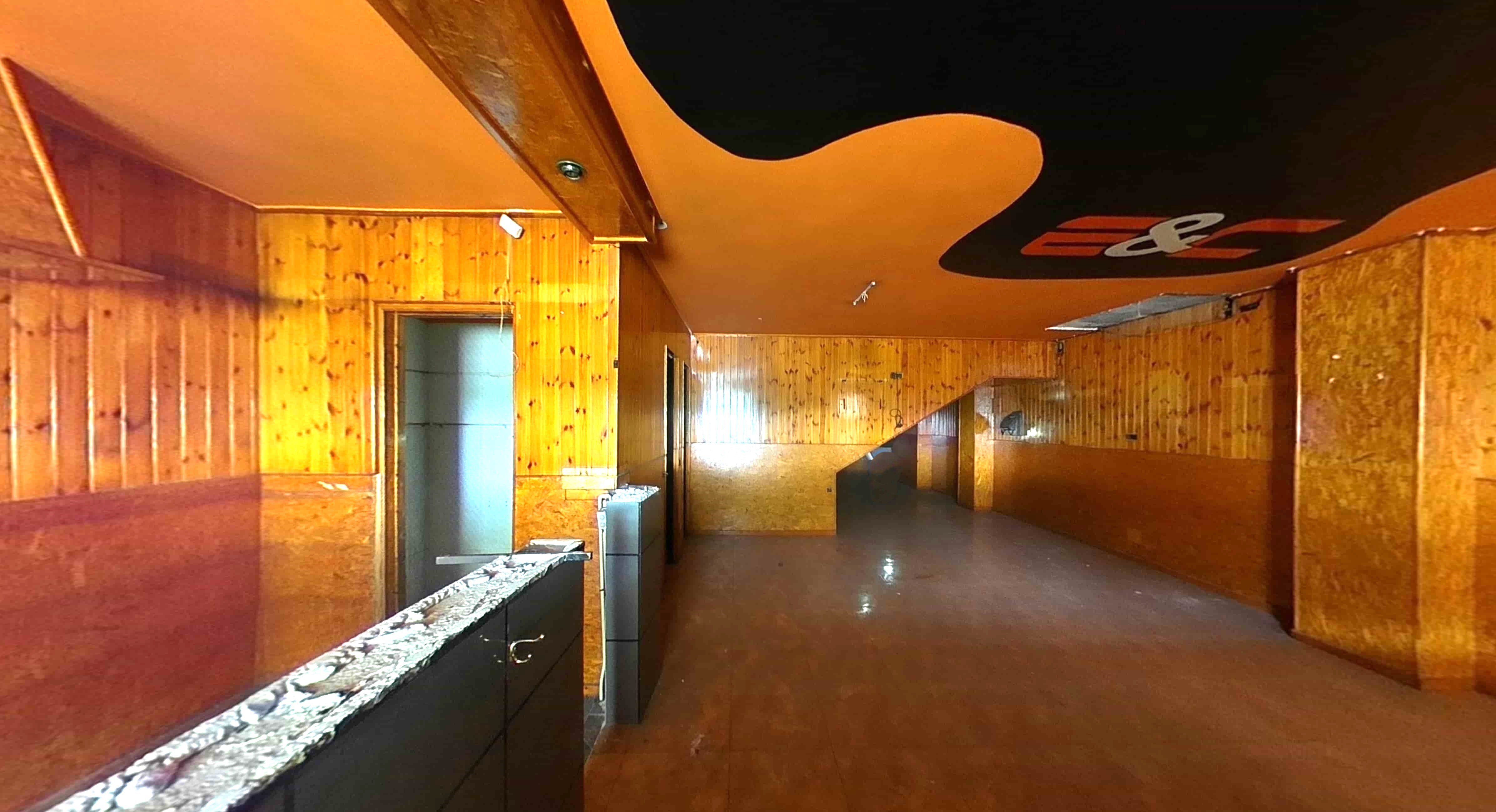 Compra local comercial por 39500 con 54m en condiciones de restauracin en calle pintor velazquez Murcia