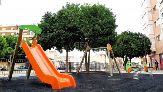 Viviendas de obra nueva en Sueca calle Jaime I parque infantil