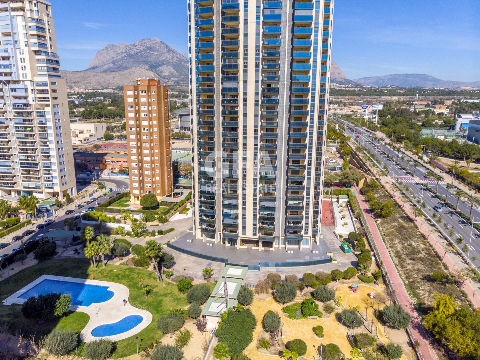 VENTA GARAJES Y TRASTEROS EN EDIFICIO KRONOS BENIDORM